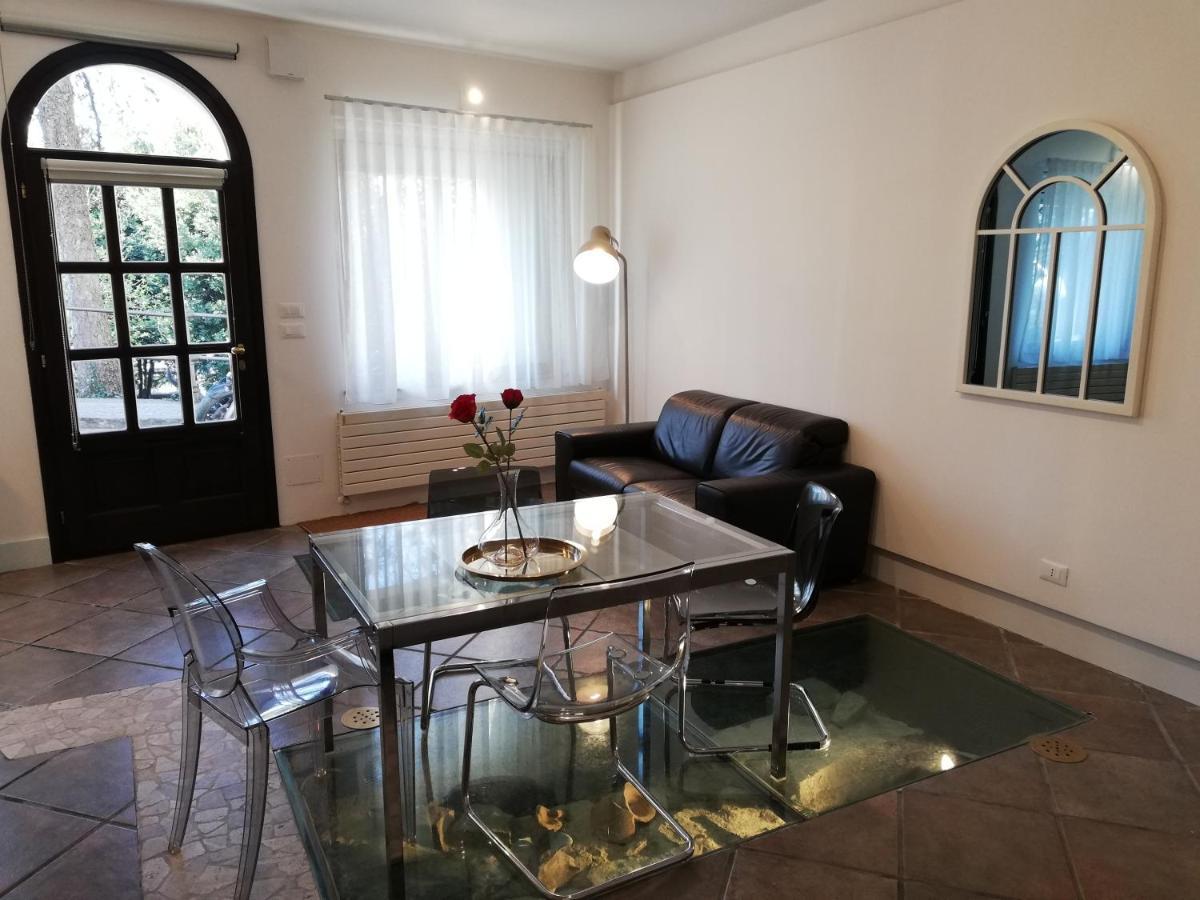 Residence Teatro Romano Триест Экстерьер фото